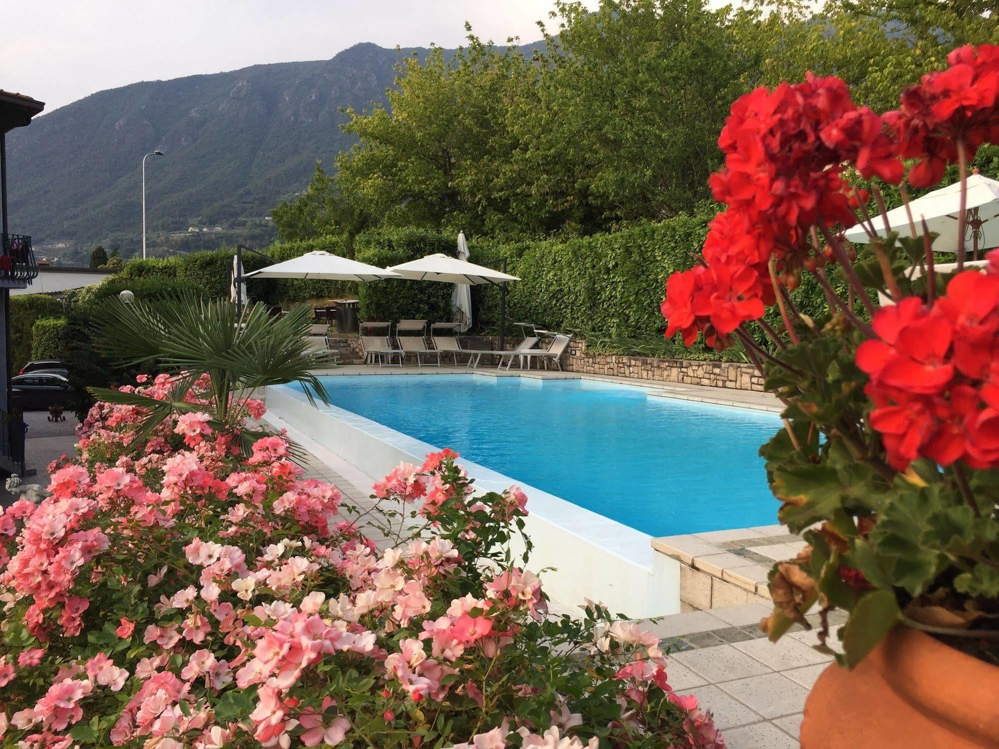 Villa Kinzica Sale Marasino Exterior photo